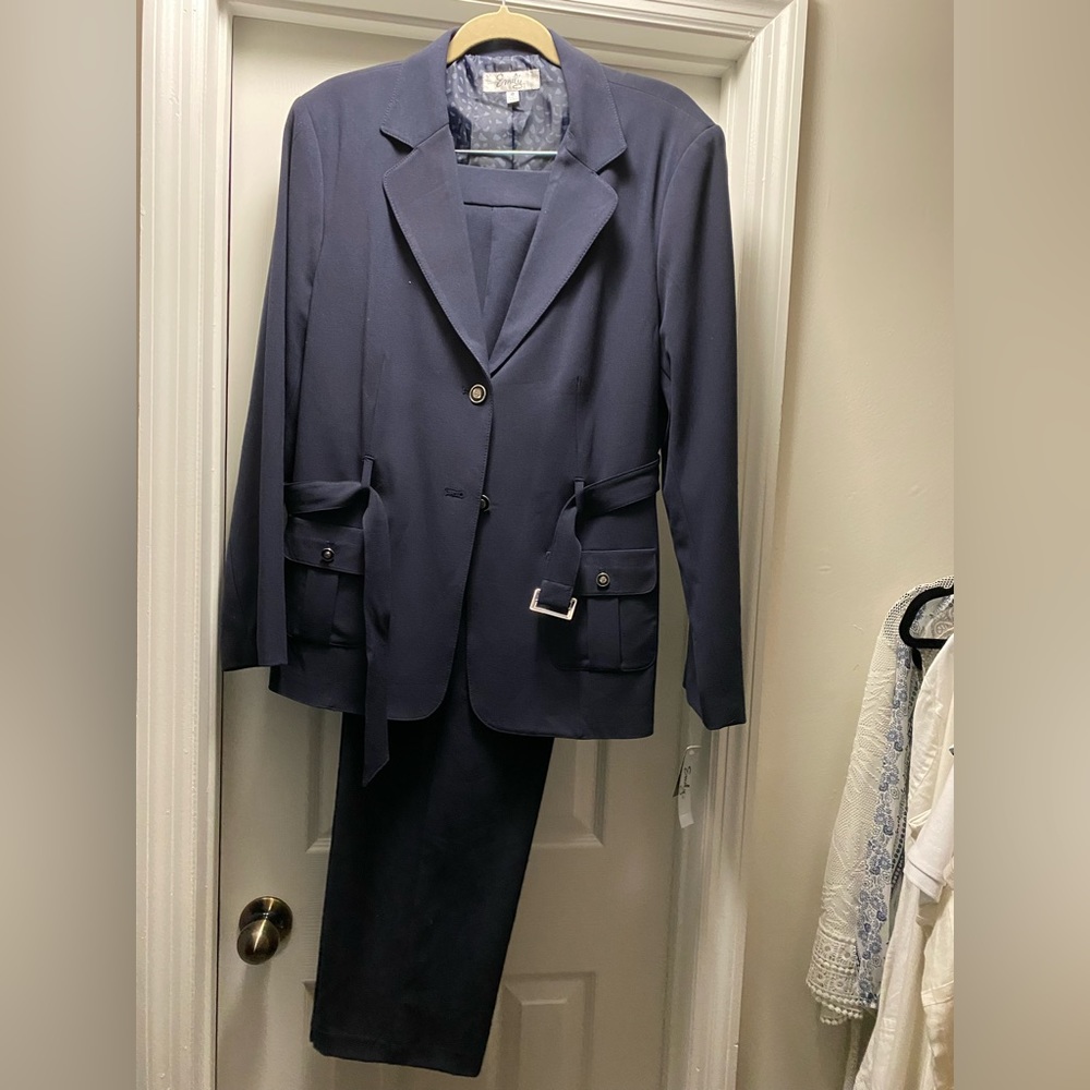 EMILY CLASSIC NAVY PANTSUIT